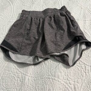 size 2 lululemon hotty hot shorts